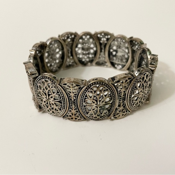 Vintage Silver Tone Filigree Stretch Bracelet - Picture 12 of 13